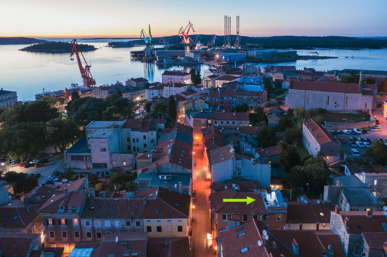 Apartment De Ville 2020 With Free Parking Pula Bagian luar foto